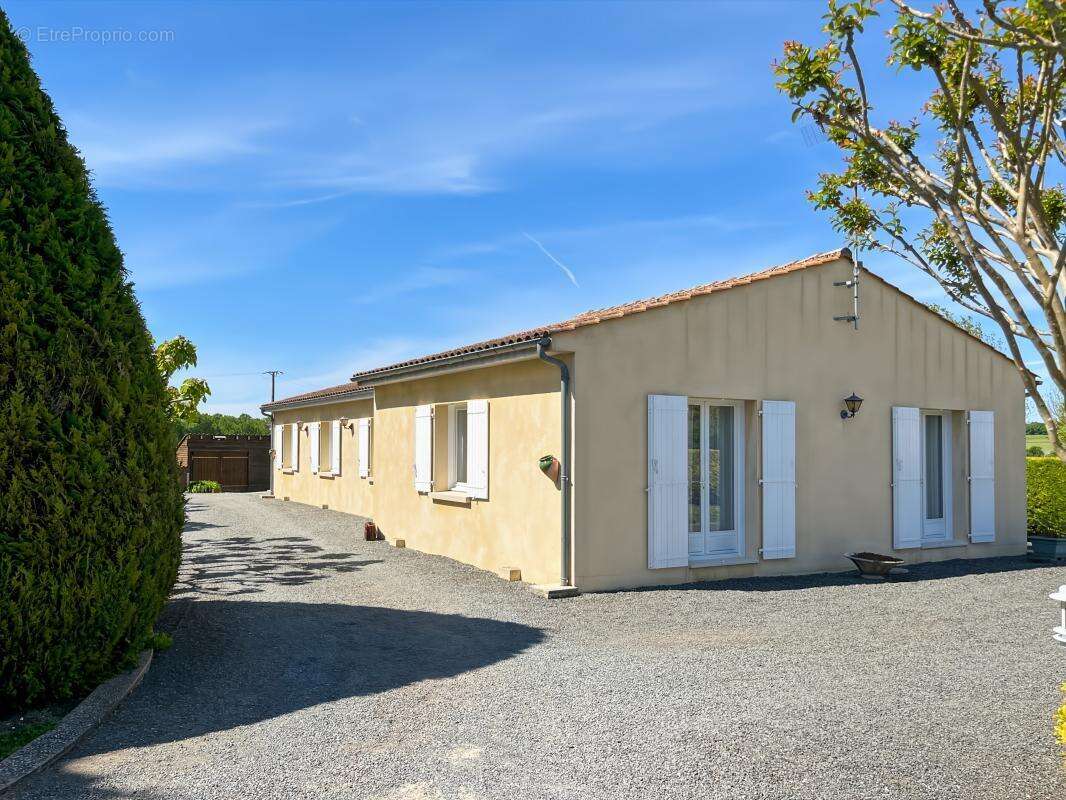 Maison à LOUZIGNAC