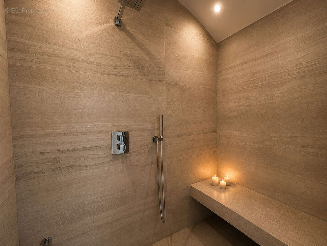 13008 Carré d'or - Propriété de caractère avec jardin et piscine   Marseille - photo 19