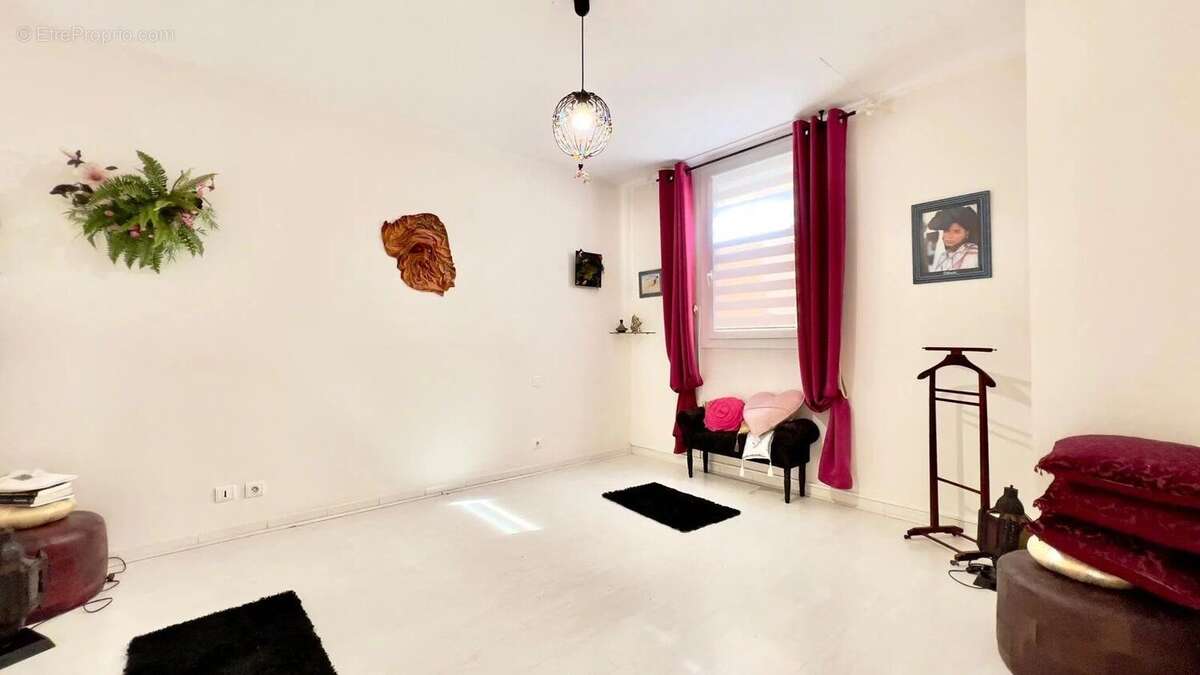 Maison à SAINTE-LIVRADE-SUR-LOT