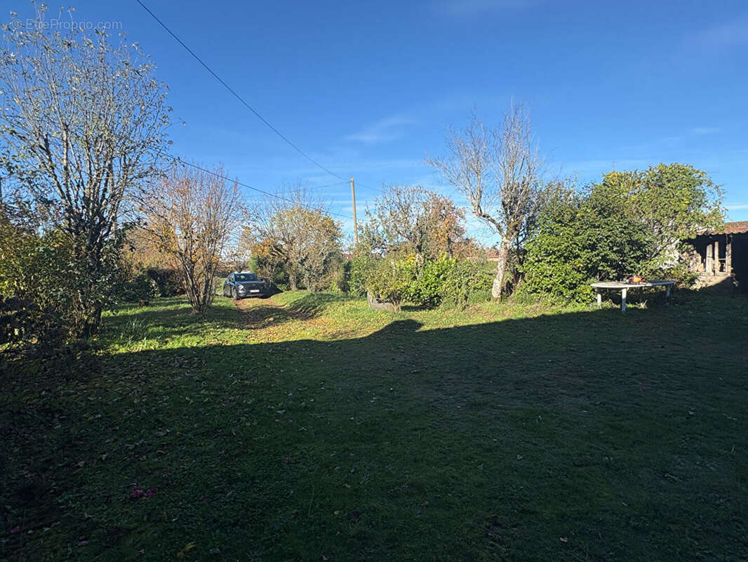 Maison à SAINT-YRIEIX-SOUS-AIXE