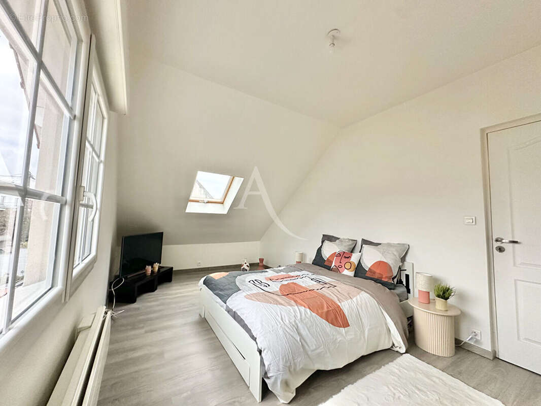 Maison à CHAMPS-SUR-MARNE