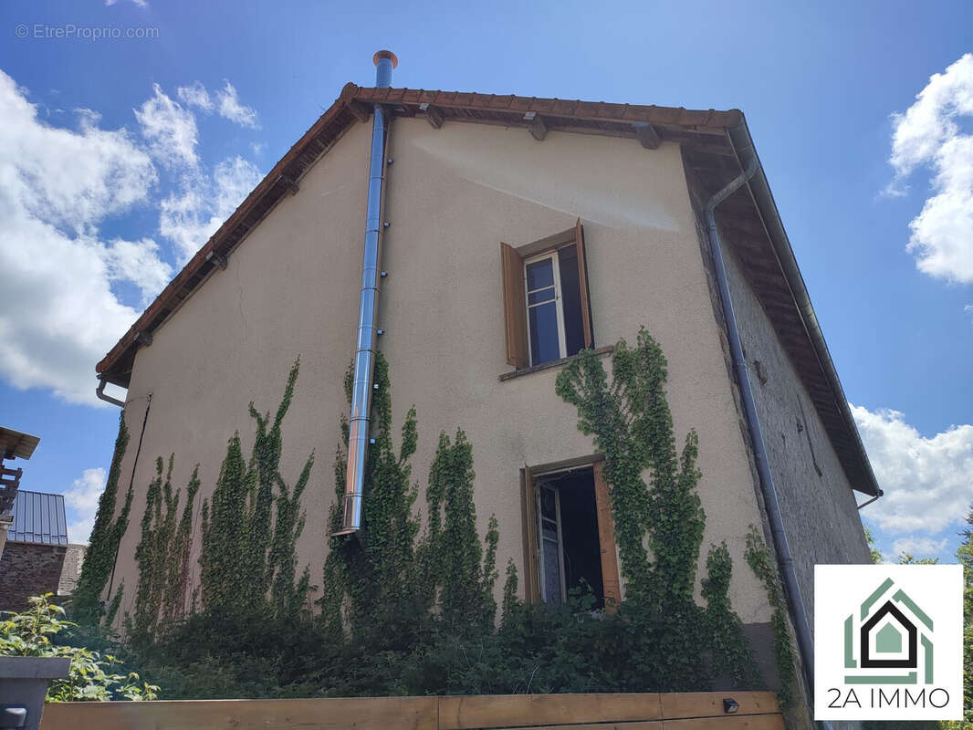 Maison à CHAPDES-BEAUFORT