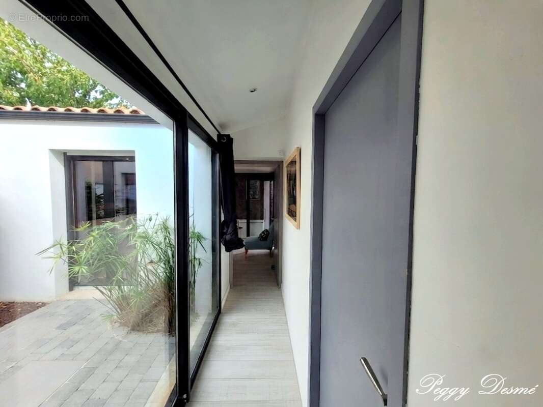 Maison à vendre 6 pièces VILLEDOUX (17) - Elégance et Confort aux portes de La Rochelle - 6 pièces - Piscine - photo 10
