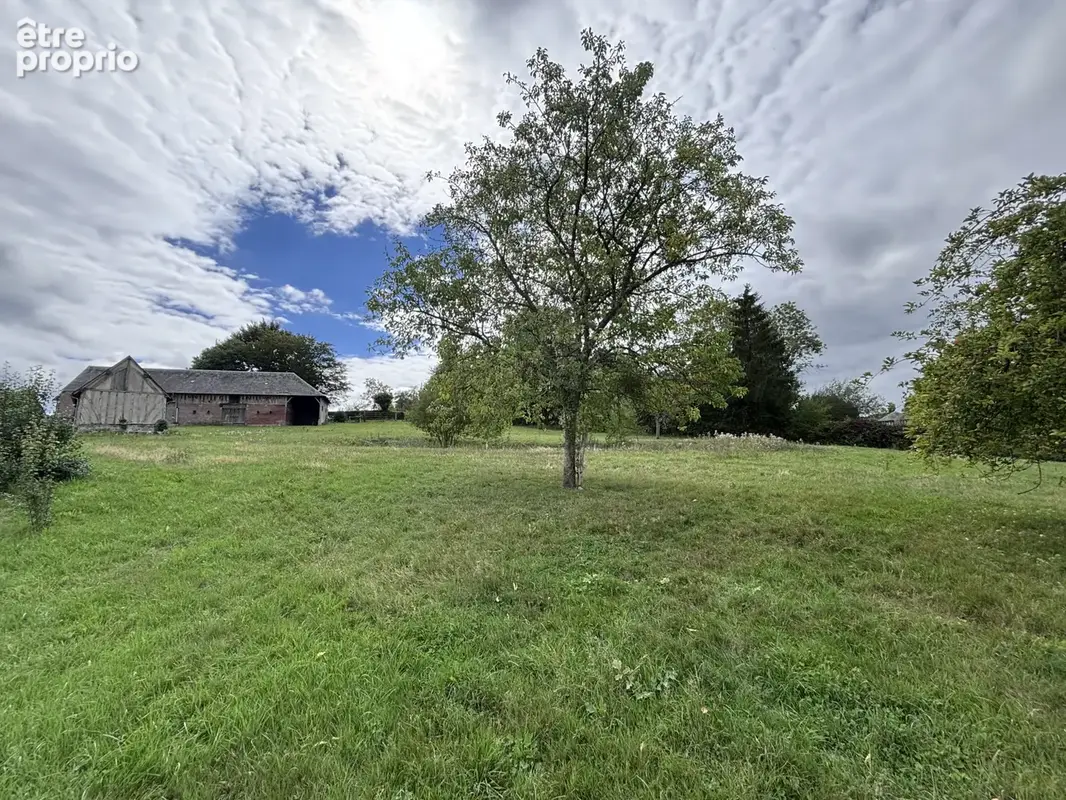 Bel ensemble à réhabiliter en habitation - Pressoir de 110m2 au sol et dépendance sur 7405m2 - photo 3