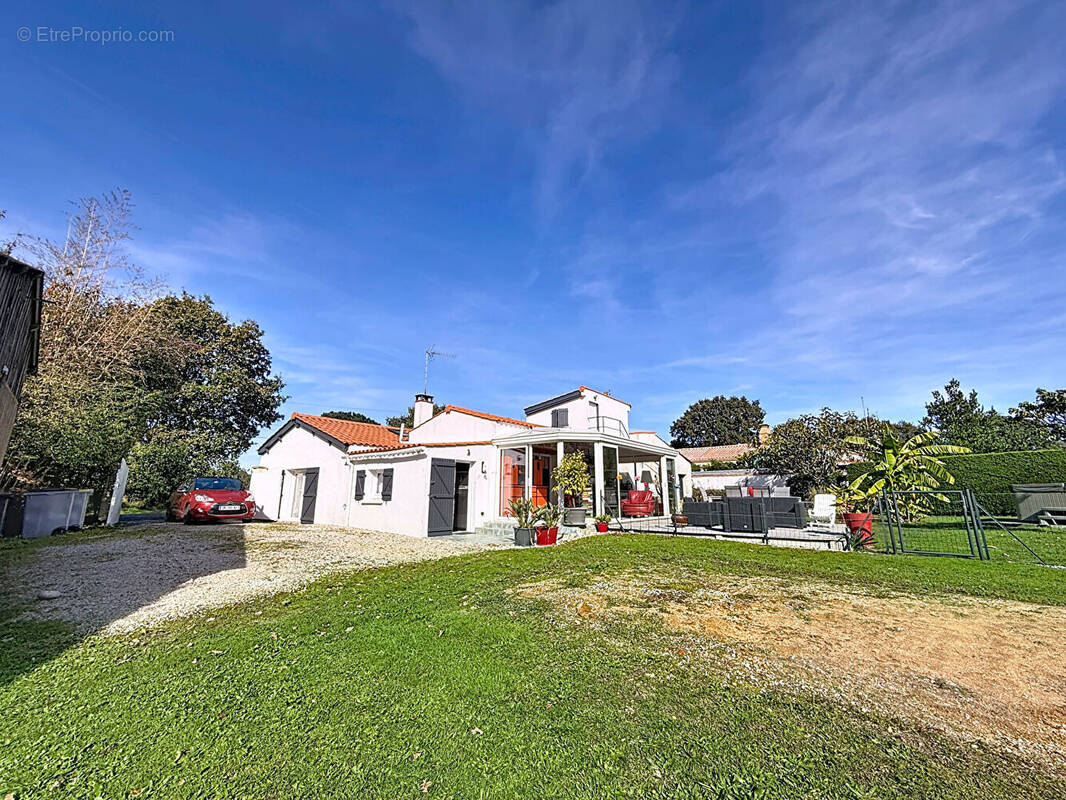 Maison à SAINT-CHRISTOPHE-DU-LIGNERON