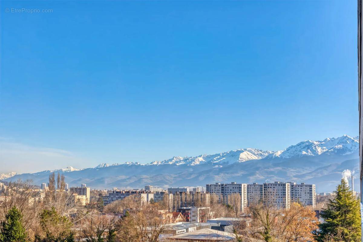 Appartement à SEYSSINET-PARISET