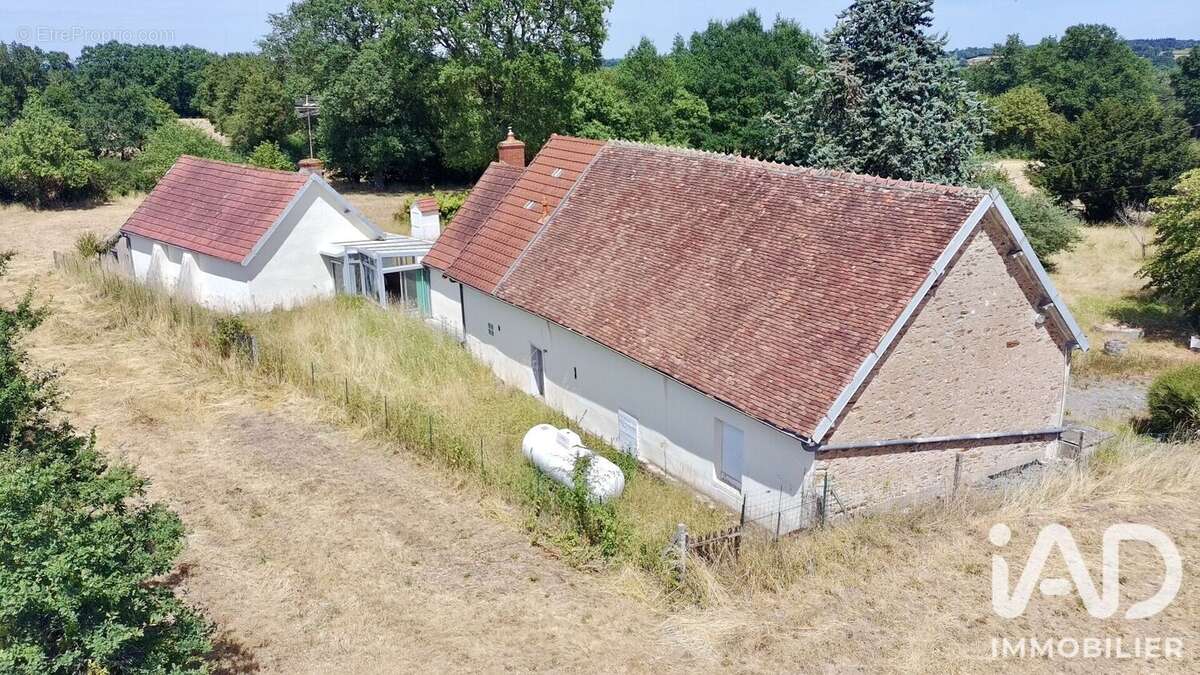 Maison 126 m² à Saint-Saturnin  - photo 5