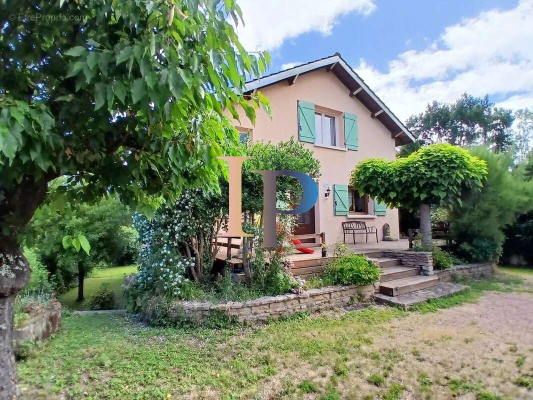Maison 210 m² à Charlieu  - photo 4