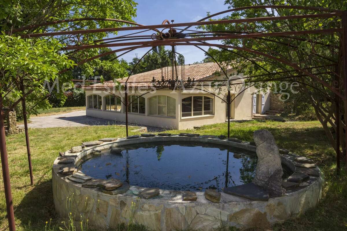 Maison à PLAN-DE-LA-TOUR