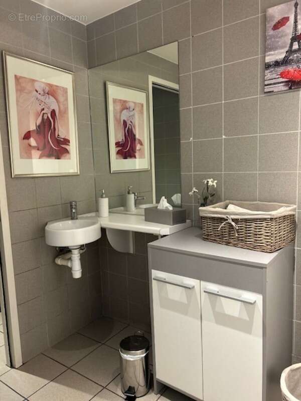 Commerce à DIVONNE-LES-BAINS