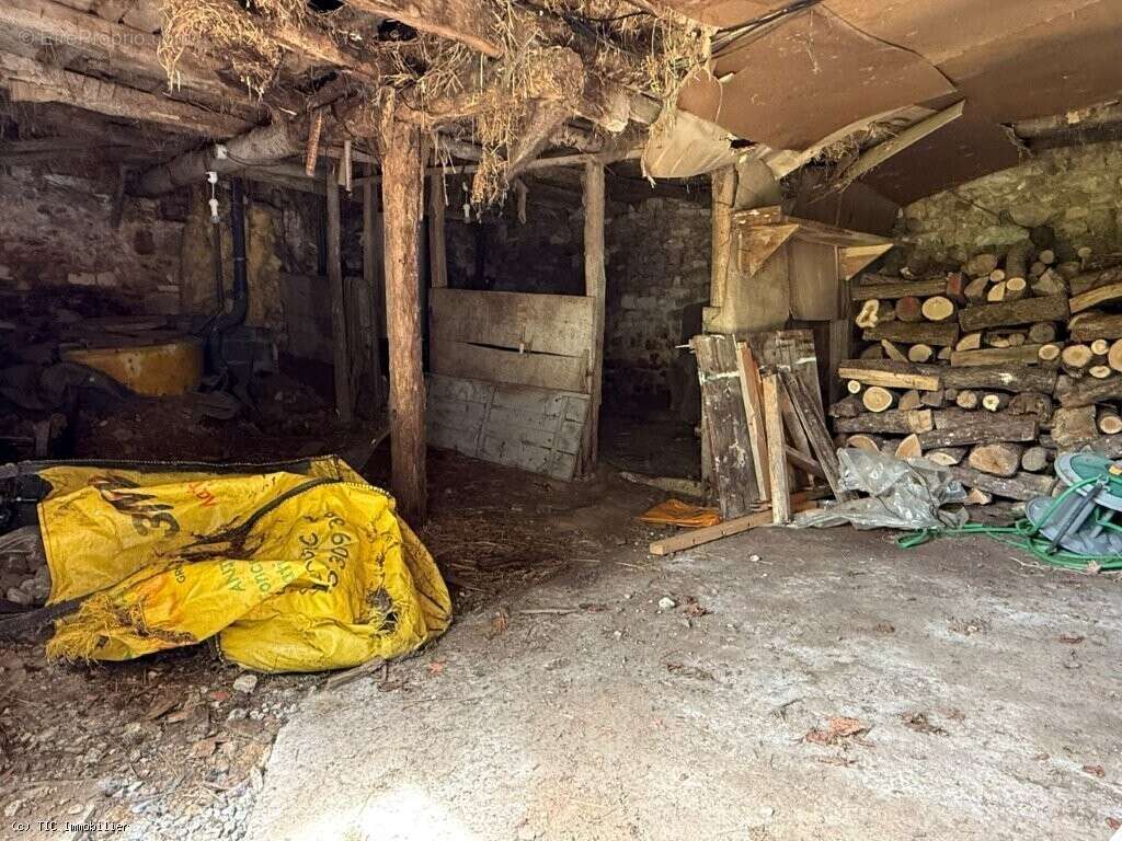 Maison à CHAMPAGNE-MOUTON