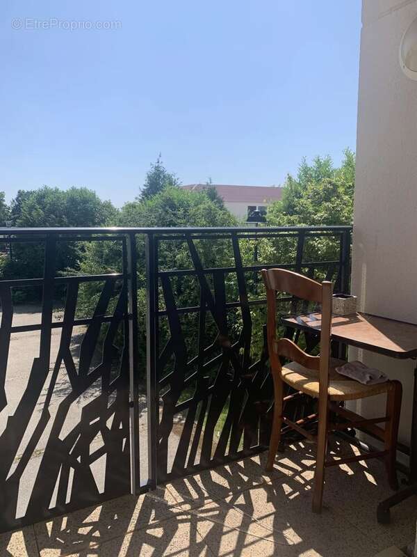 Appartement à VOISINS-LE-BRETONNEUX