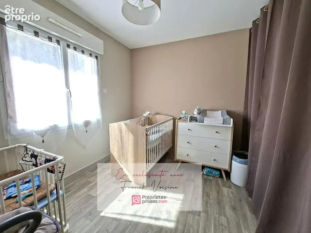 A VENDRE en Exclusivité à Saint Paul en Pareds, Maison plain-pied de 68 m2 env avec 2 chambres sur une parcelle de 422 m2 - photo 3