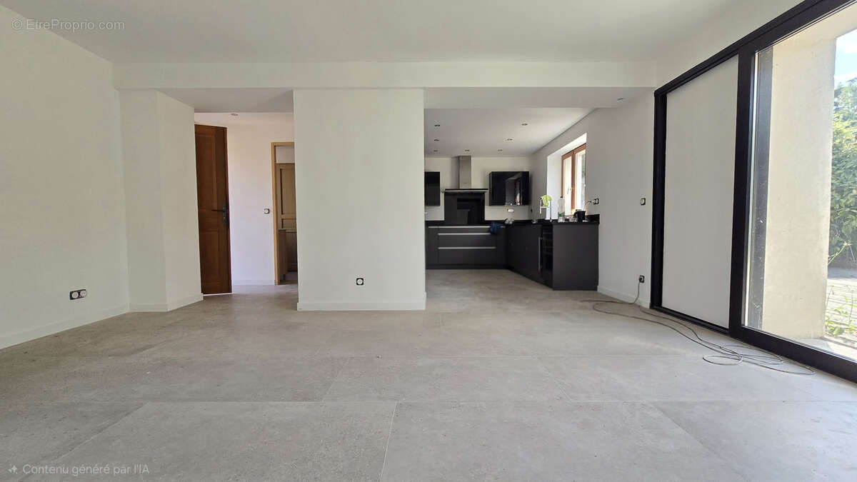 3 pieces  de plain-pied - 70m2 avec jardin privatif avec terrasse bois - 2 stationnements - photo 4