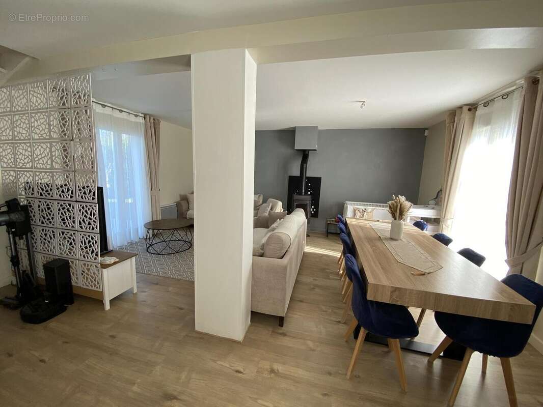 Photo 5 - Maison à MONTMERLE-SUR-SAONE