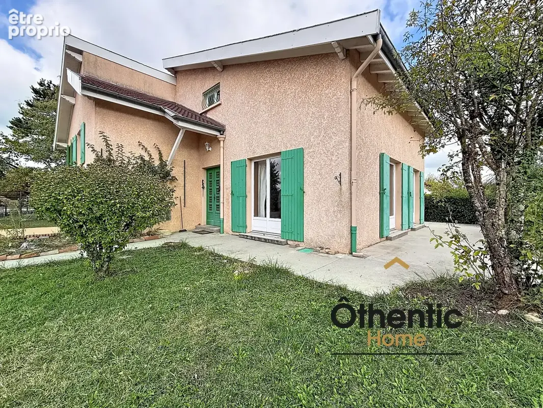 RARE MEYRIÉ   Maison avec séjour cathédrale, 3 chambres possible 4, mezzanine et terrain de 1 031 m2 - photo 3