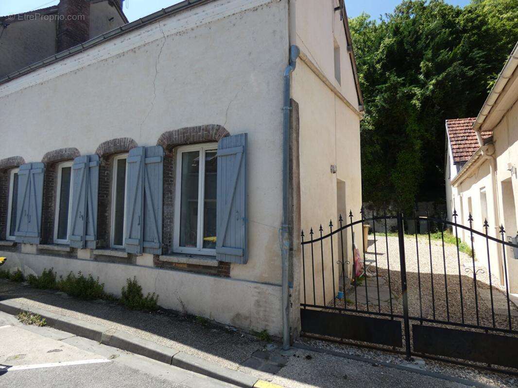 Appartement à IVRY-LA-BATAILLE