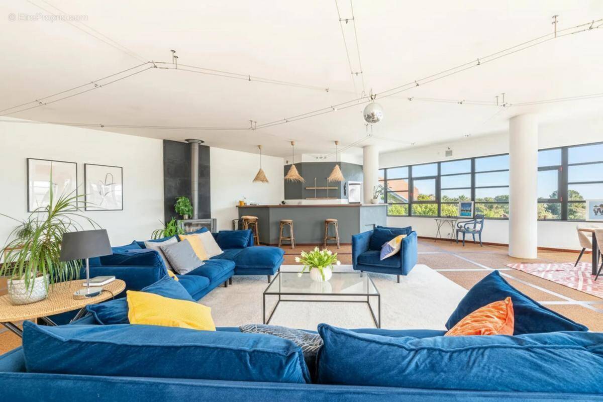 Appartement à INDRE