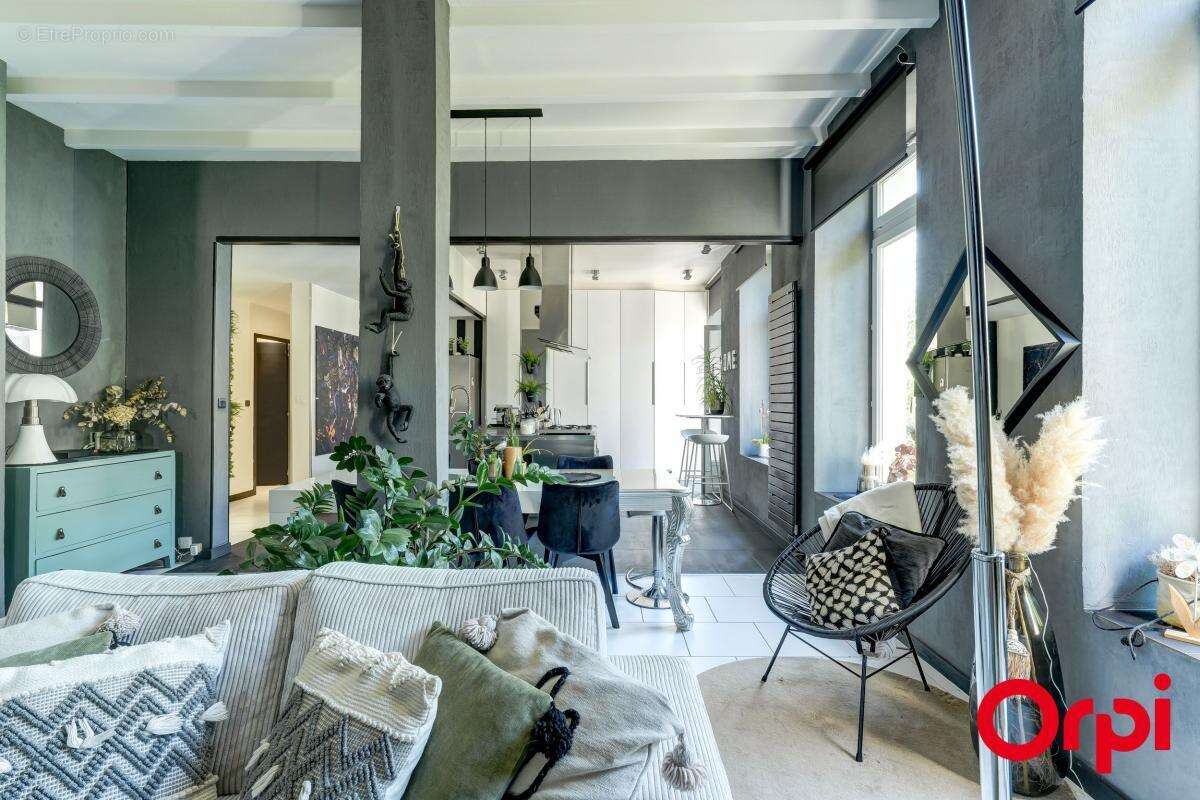 Appartement à RILLIEUX-LA-PAPE