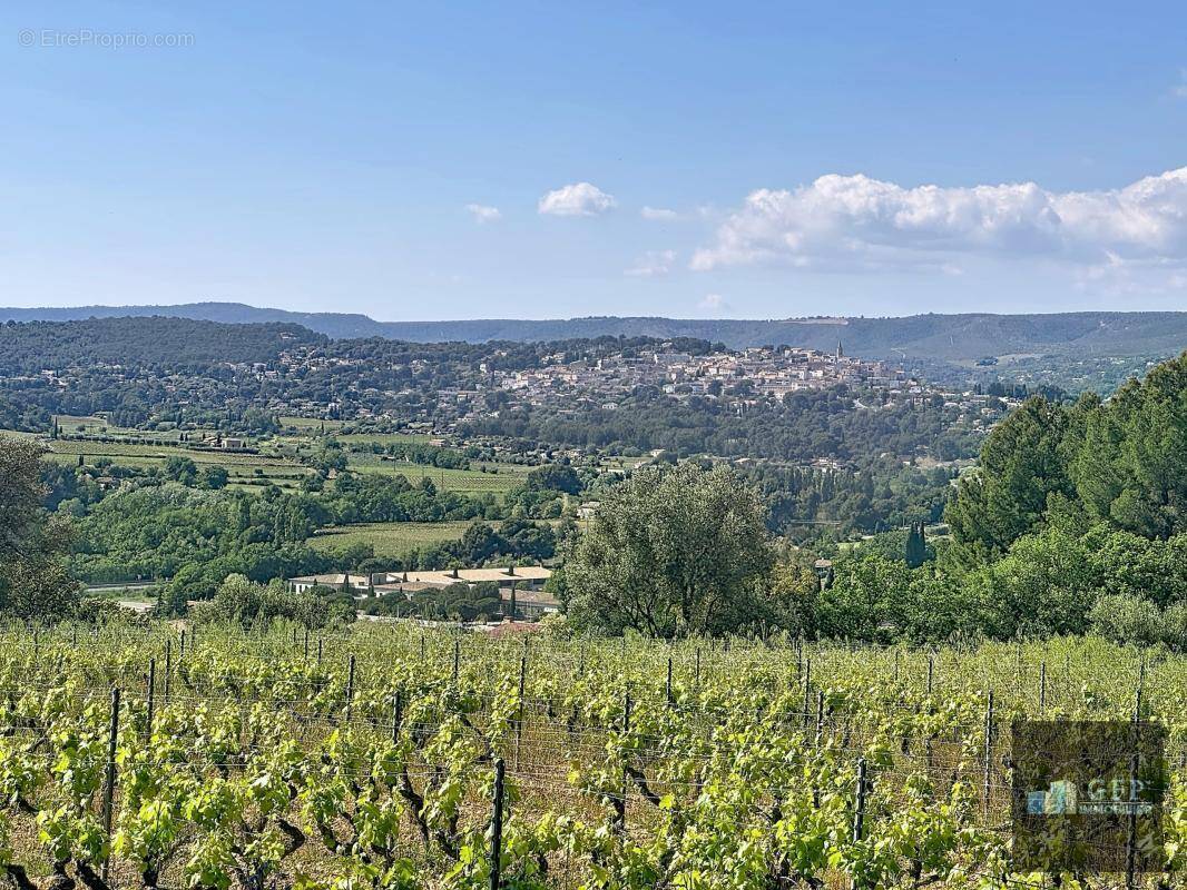Terrain à LE CASTELLET