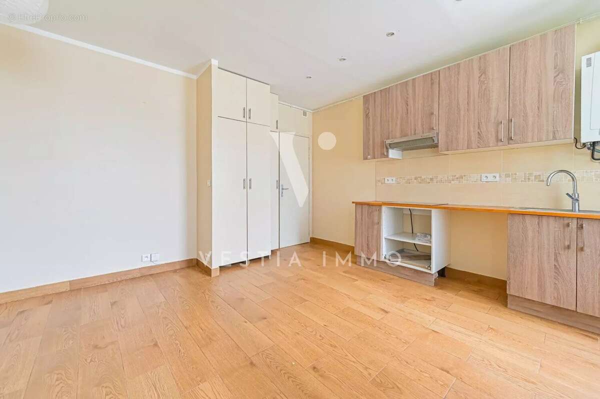 Studio idéal premier achat ou investissement - Bon état - Calme absolu - photo 6
