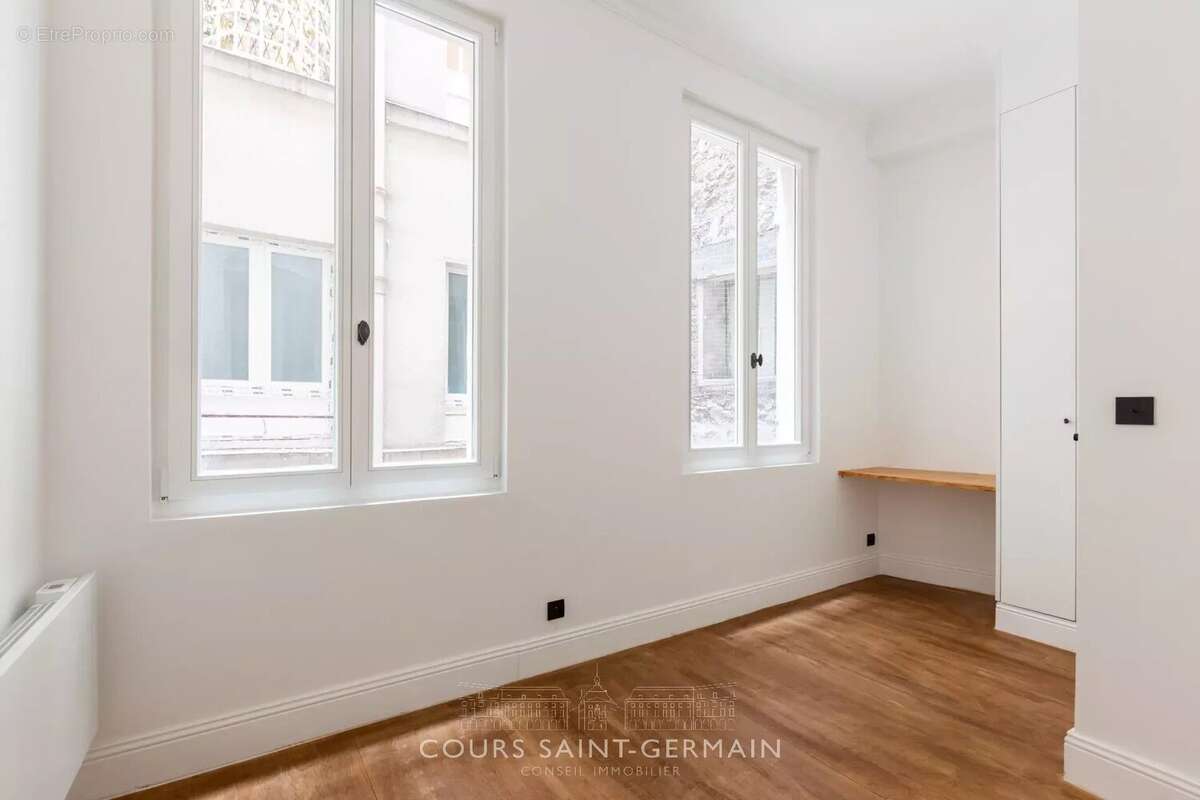 Appartement à PARIS-7E