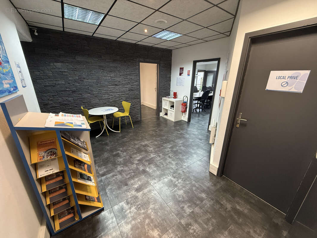 Bureaux / locaux professionnels de 187 m2 avec parkings privatifs   centre-ville de forbach - photo 13