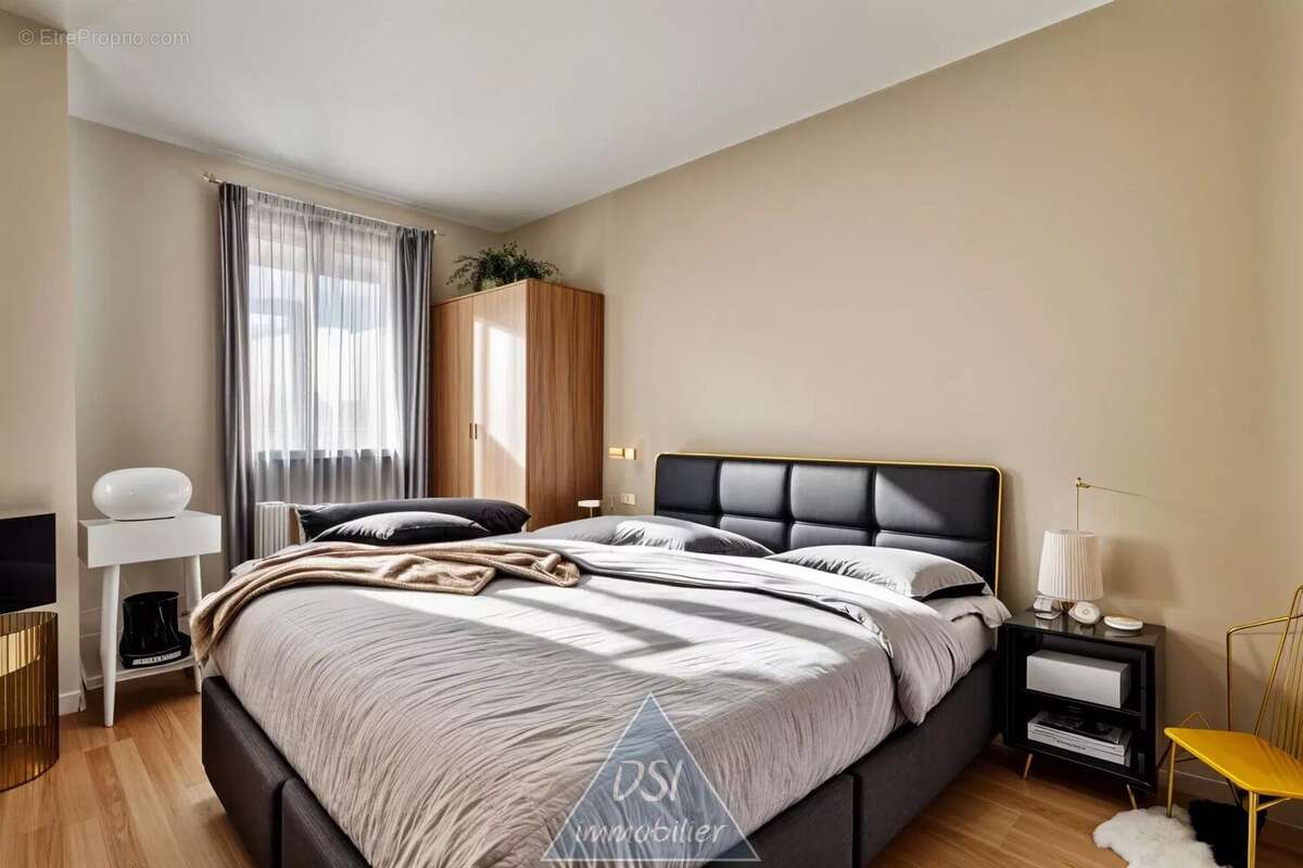 Appartement à NEYRON