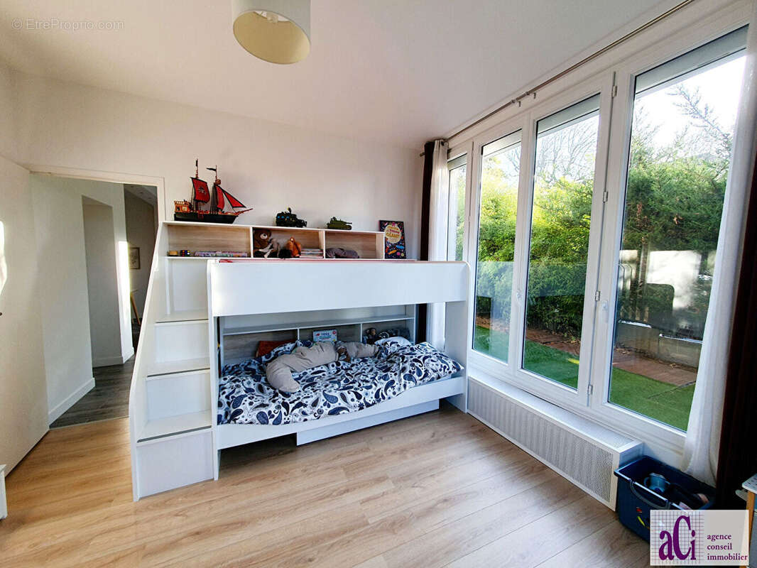 Appartement à L'HAY-LES-ROSES