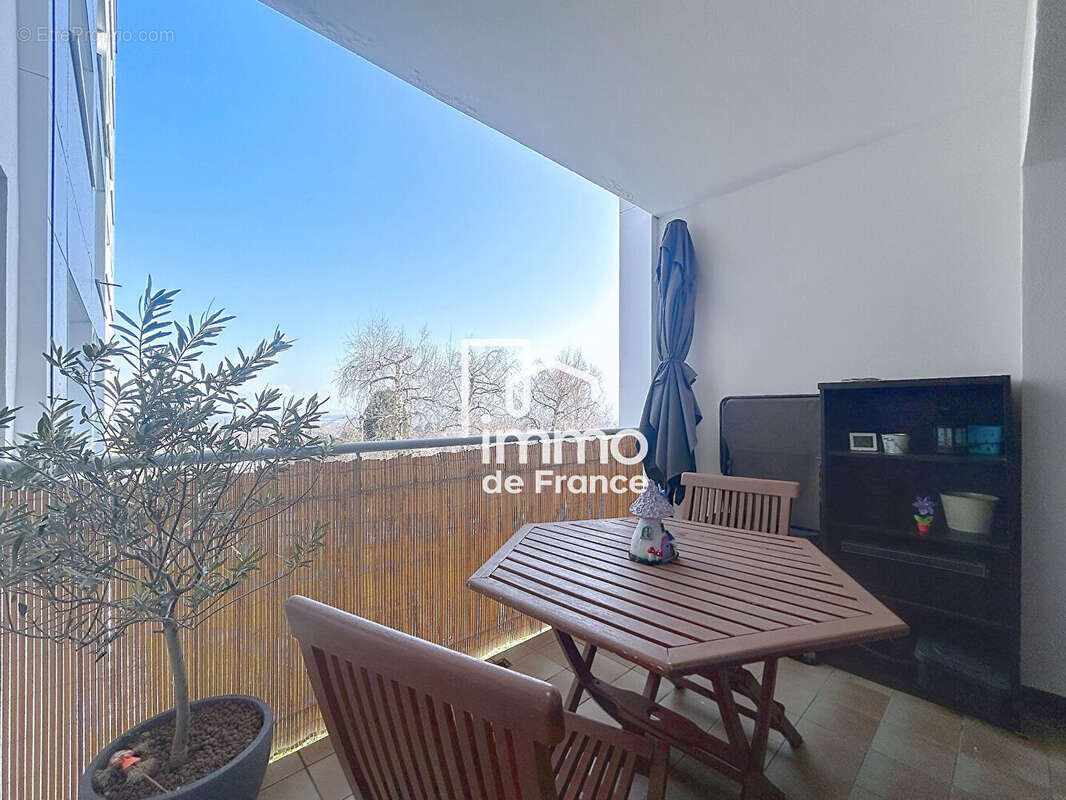 T4 de 92m² avec terrasse vue Mont-Blanc - Gex - photo 10