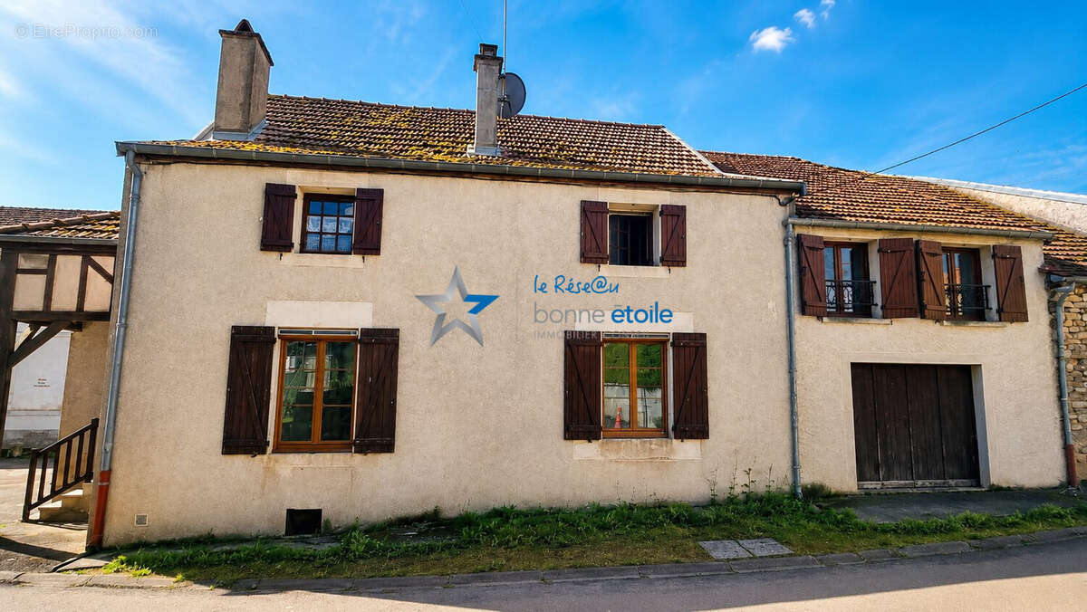 Maison à POULANGY