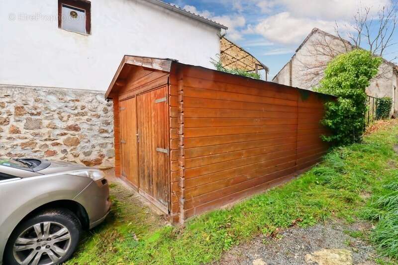 Maison à MAGNAC-LAVAL