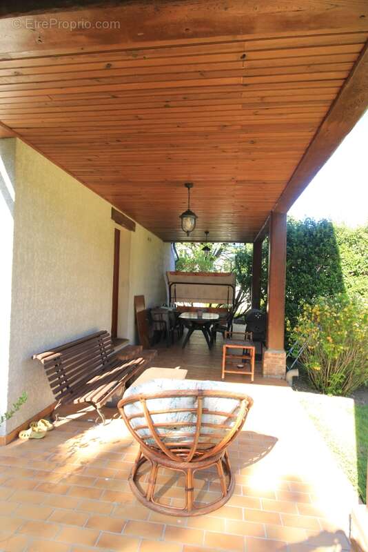 Maison à MANDRES-LES-ROSES