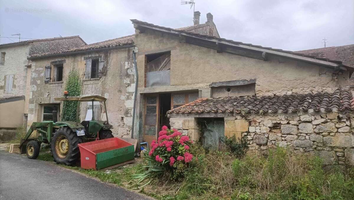 Maison à SAINT-AUBIN-DE-LANQUAIS
