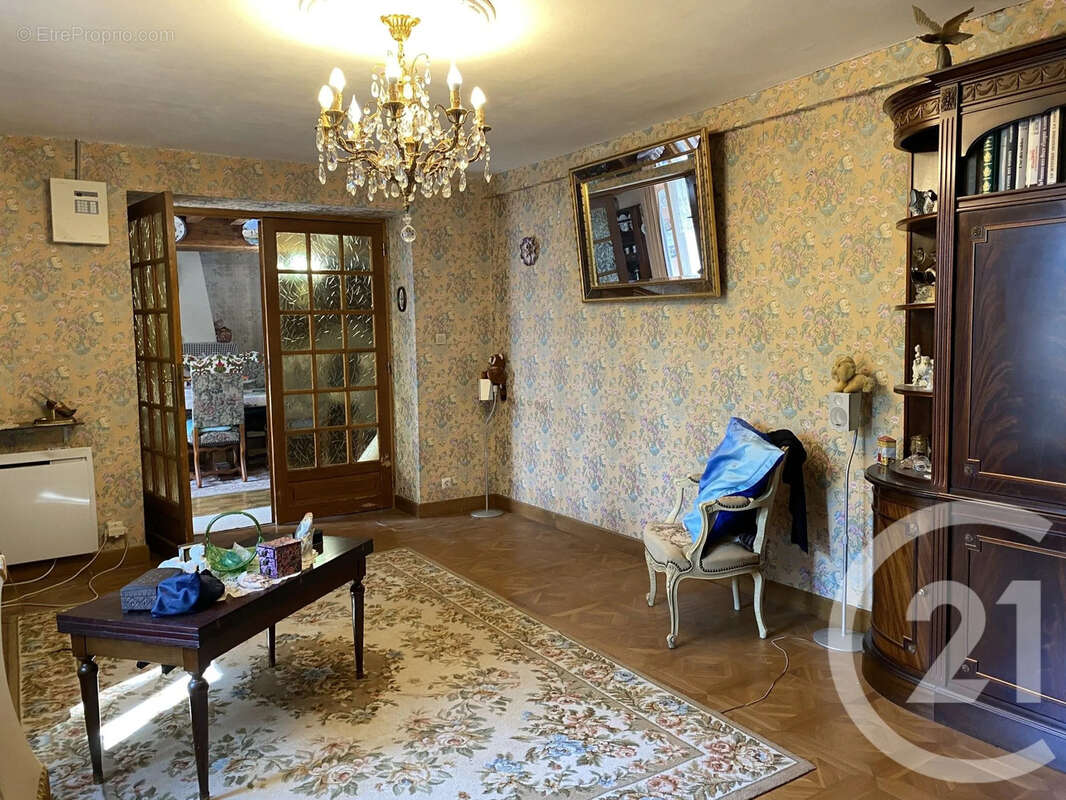 Maison 4 pièces 105 m² à vendre à Sury-En-Vaux (18300) - photo 7