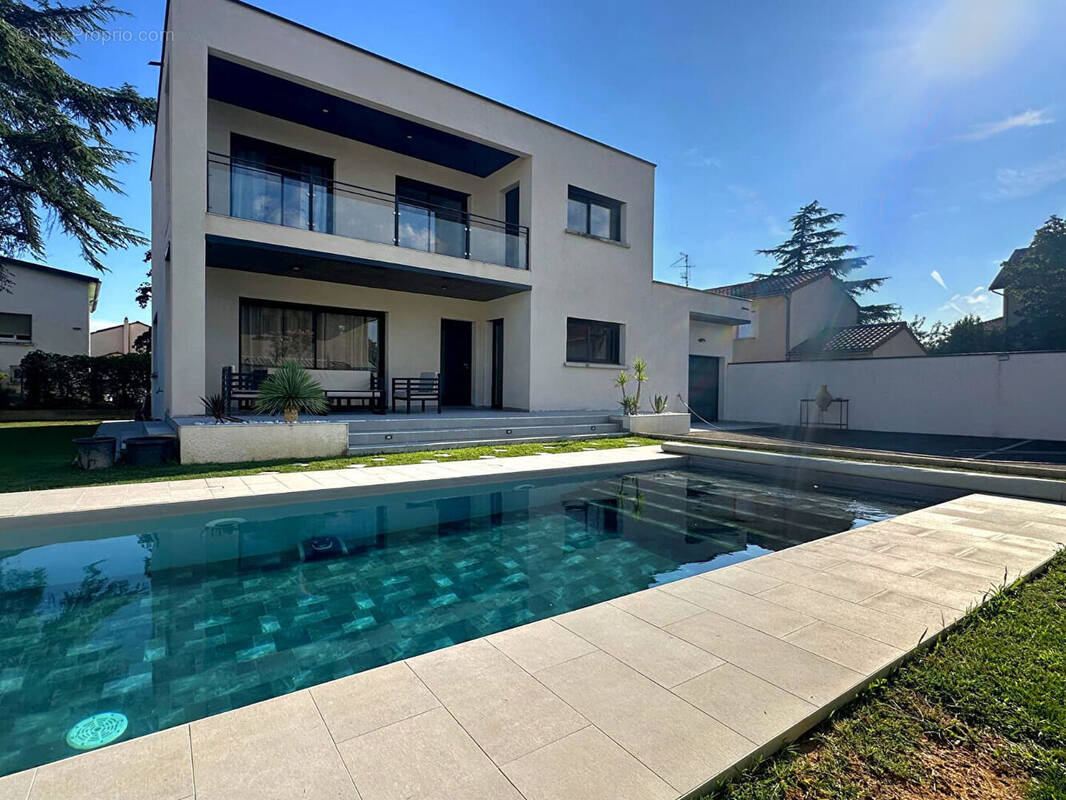 Maison à ROMANS-SUR-ISERE