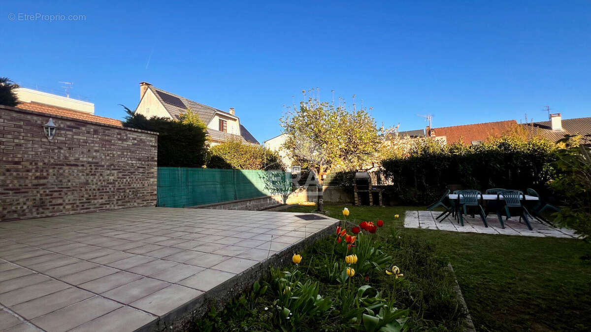 Maison à VIRY-CHATILLON