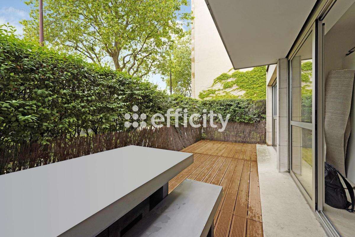 Appartement à NEUILLY-SUR-SEINE