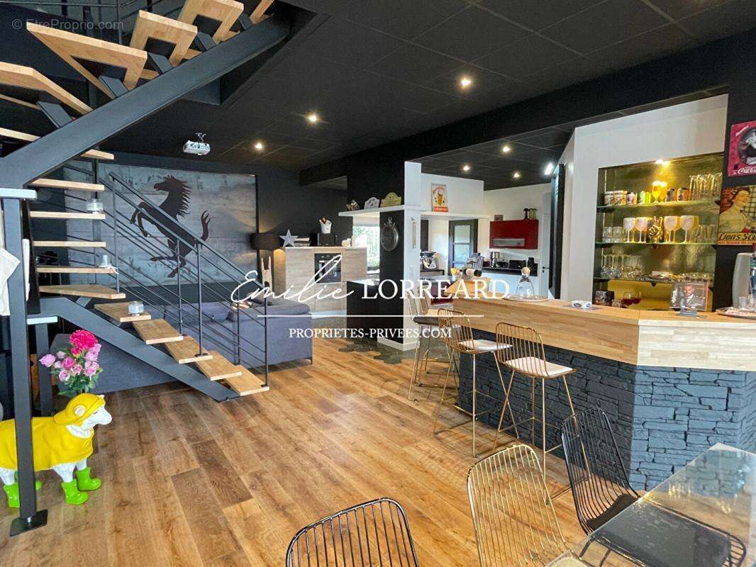 Maison à MONTFORT-LE-GESNOIS