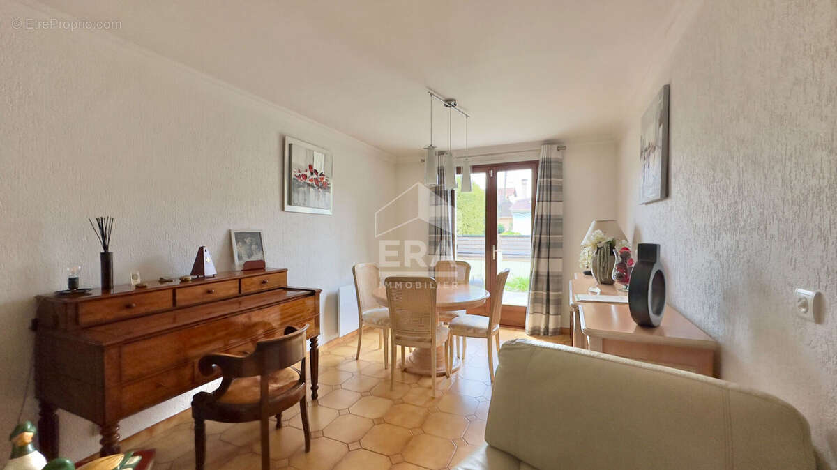 Maison à VIRY-CHATILLON