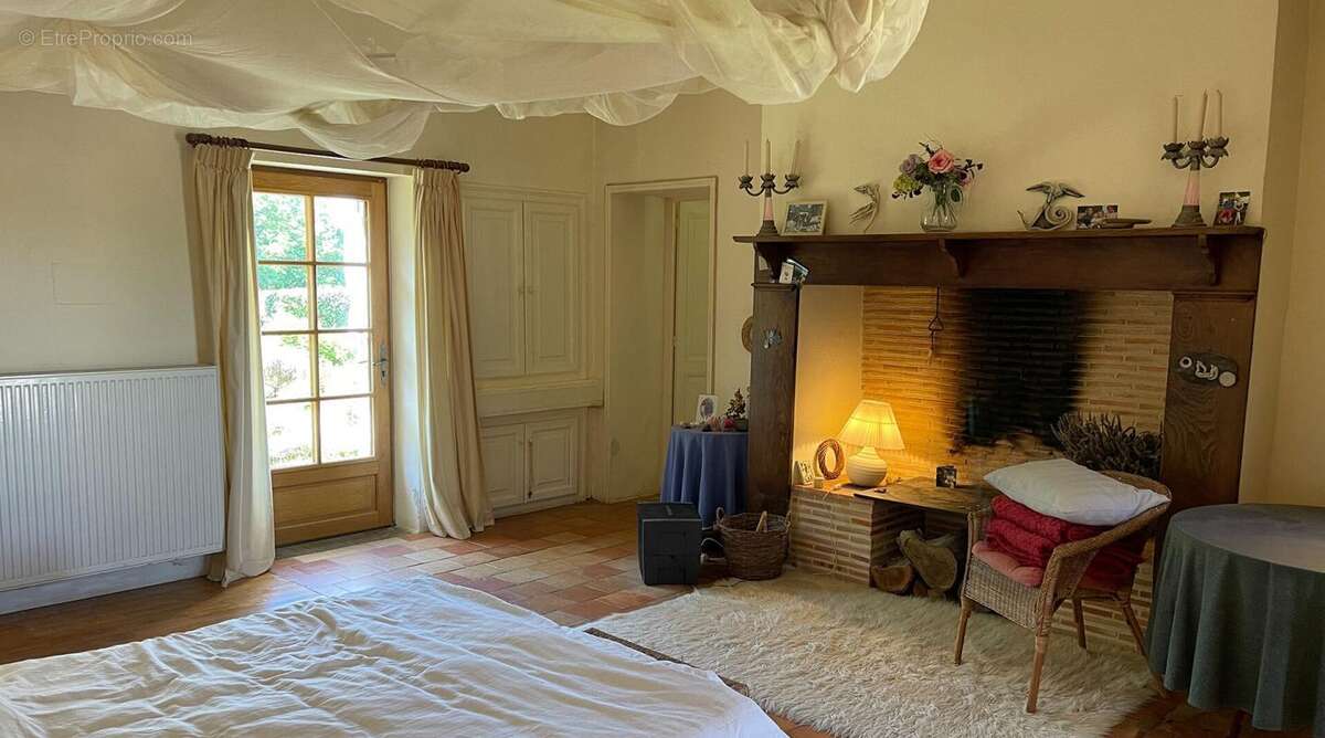 Maison à SAINTE-ALVERE