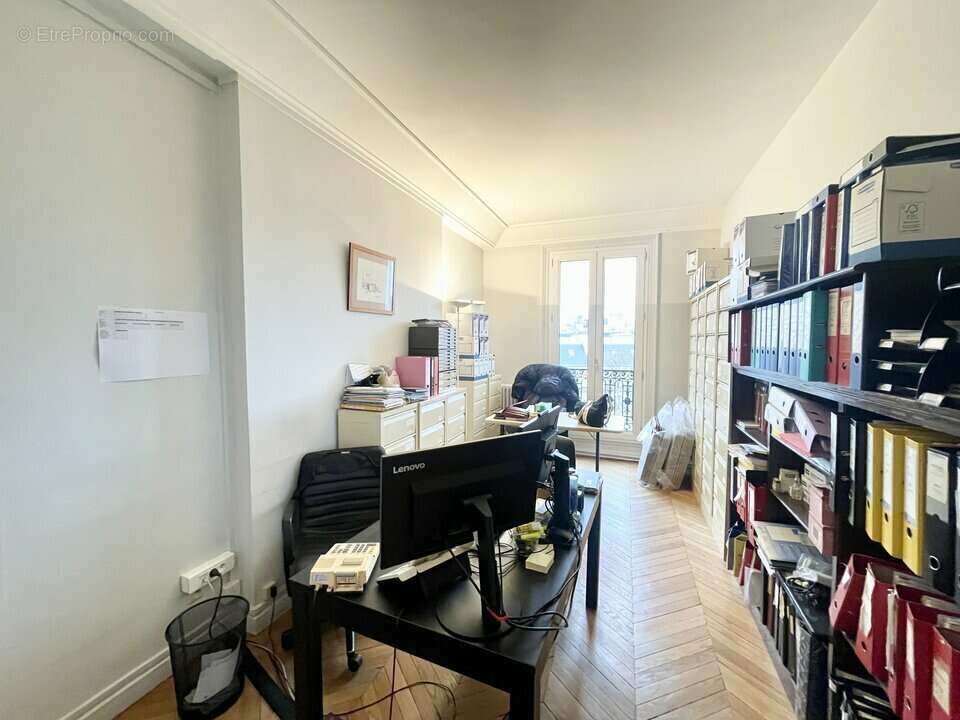 Commerce à PARIS-17E