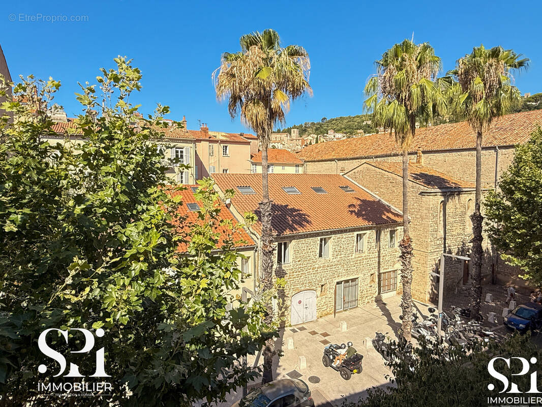 Appartement à HYERES