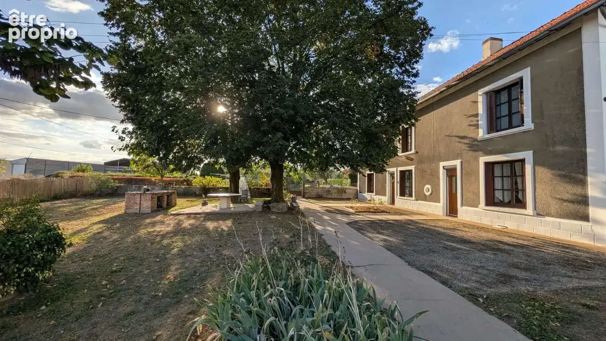 Photo Maison à Prailles au prix de 234 000€