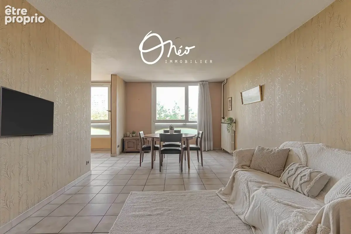 Appartement Lyon 8ème - 5 pièces - 111 m2 - photo 2
