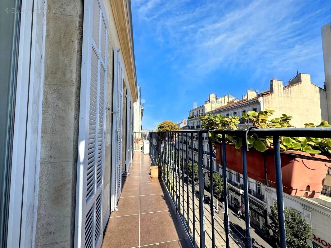 Appartement à MARSEILLE-6E