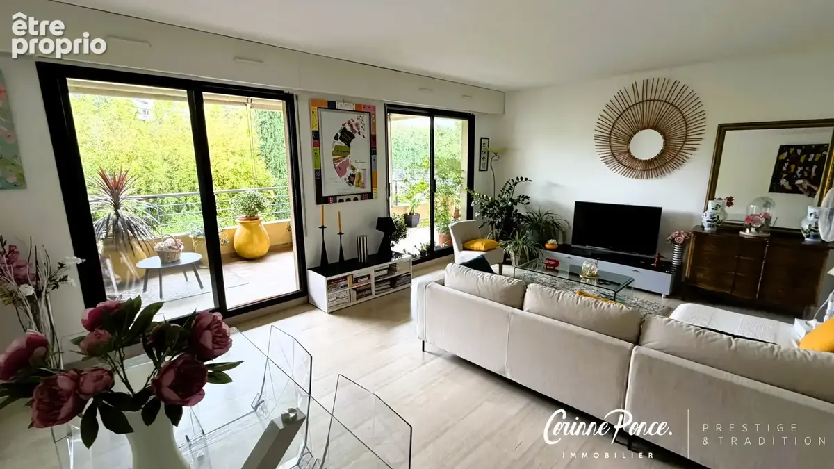 Nimes centre quartier revolution p3 75 m2 terrasse 40m2 garage , ascenseur, residence standing avec piscine pr - photo 4