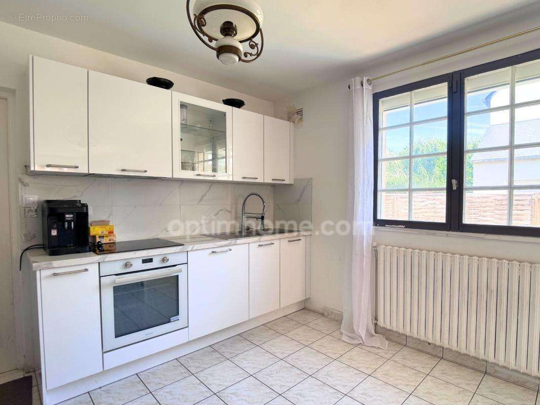 RENNES LA POTERIE – Maison familiale 136 m² avec jardin, véranda et garage - photo 5