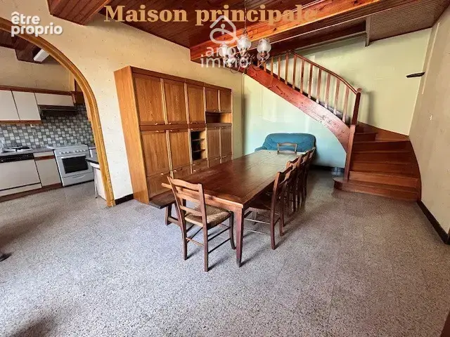 Grand corps de ferme avec 2 logements et dépendances - photo 5