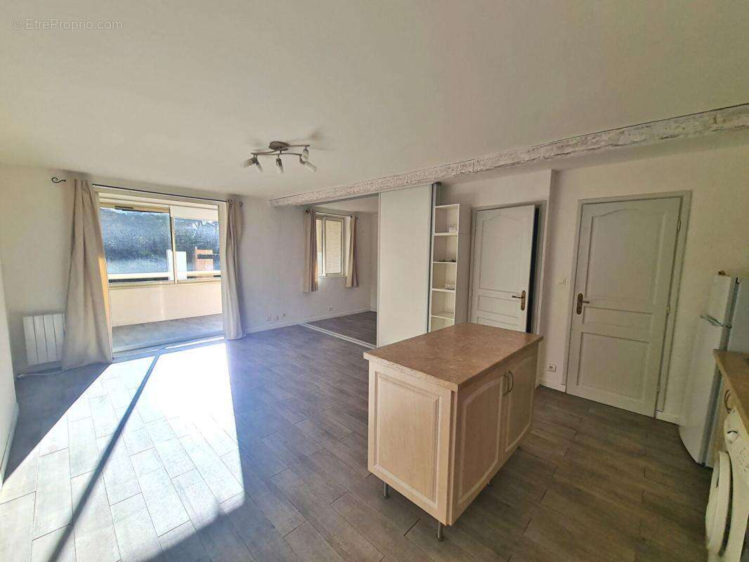 Appartement à SIX-FOURS-LES-PLAGES